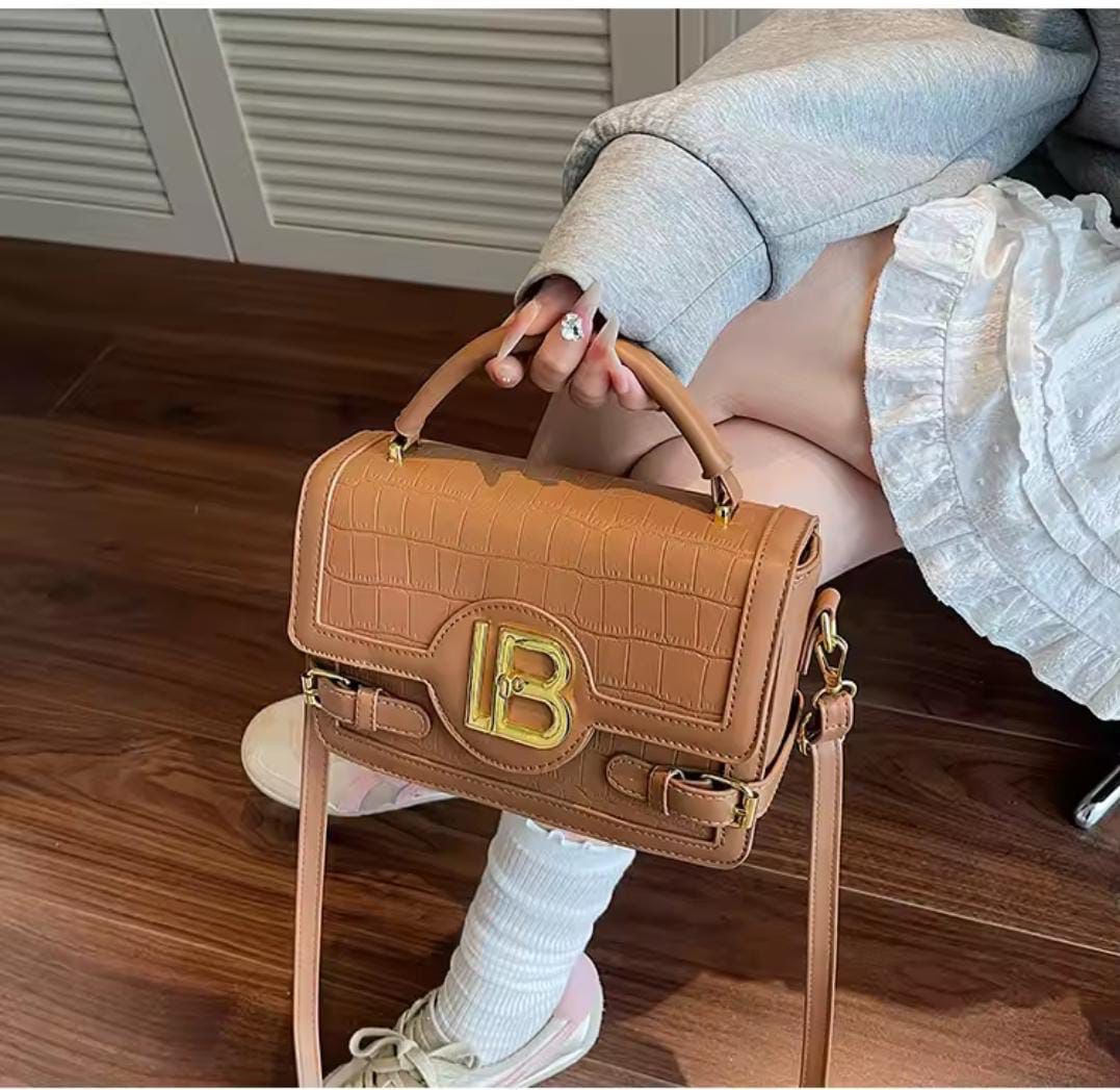 Elegant Luxury Handbag with Gold