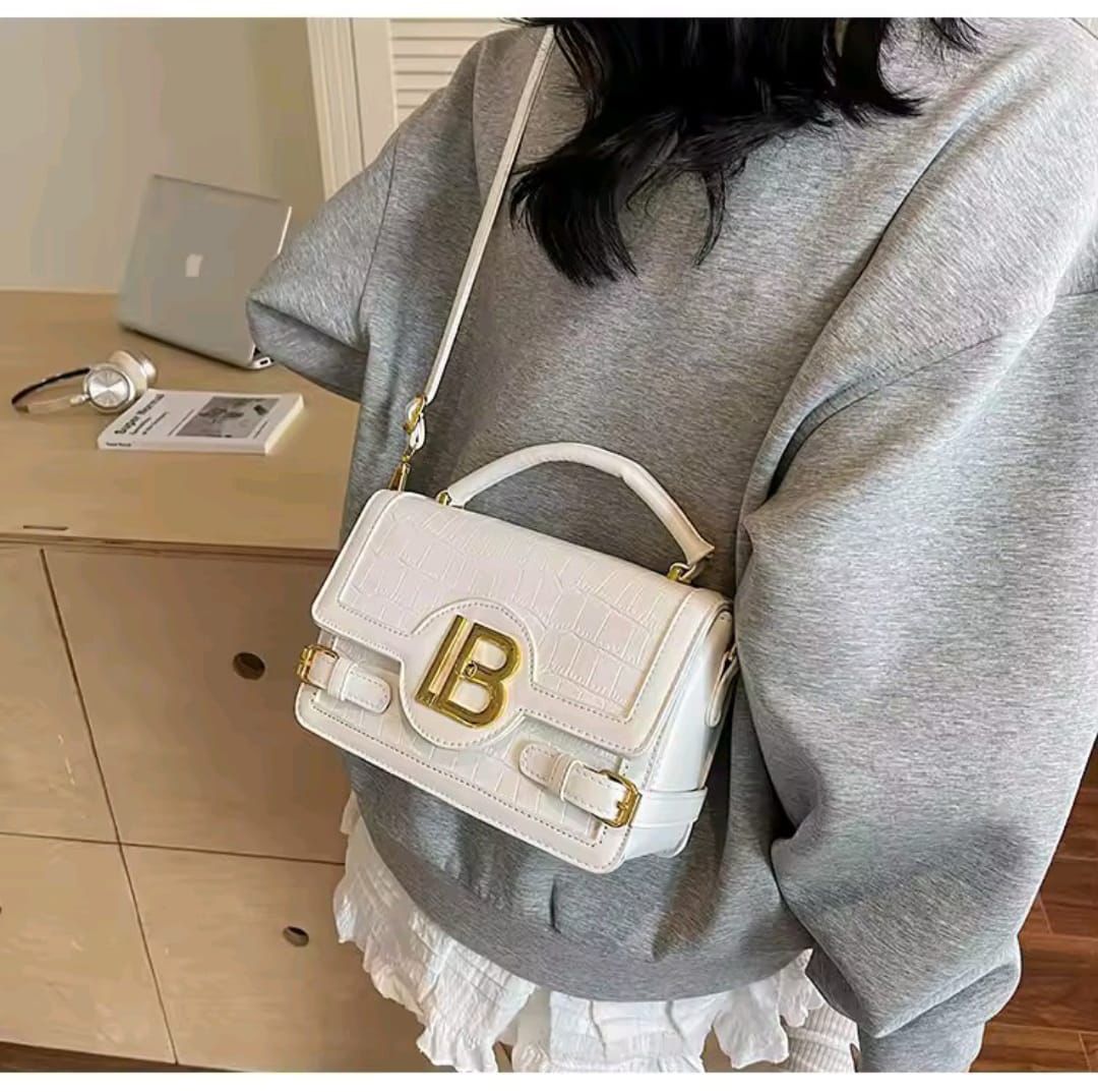 Elegant Luxury Handbag with Gold